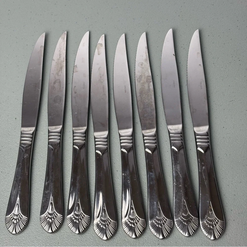 Oneida Stainless Steel New York Flatware Table Knife Lot of 8 Knives